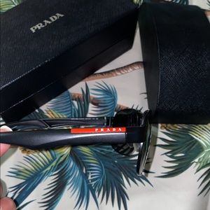 Men’s Prada sunglasses 🕶✨